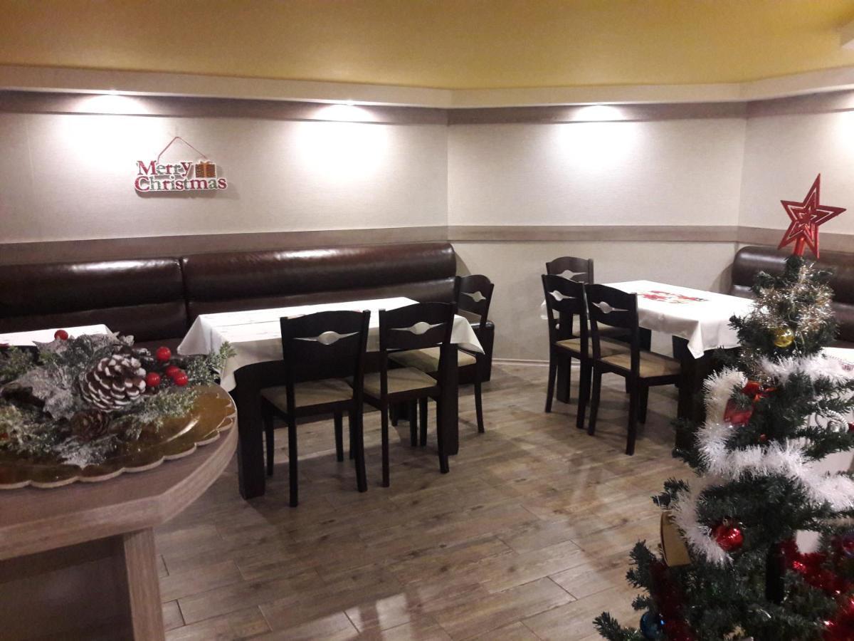 Advel Guest Hous Hotell Madzhare Exteriör bild