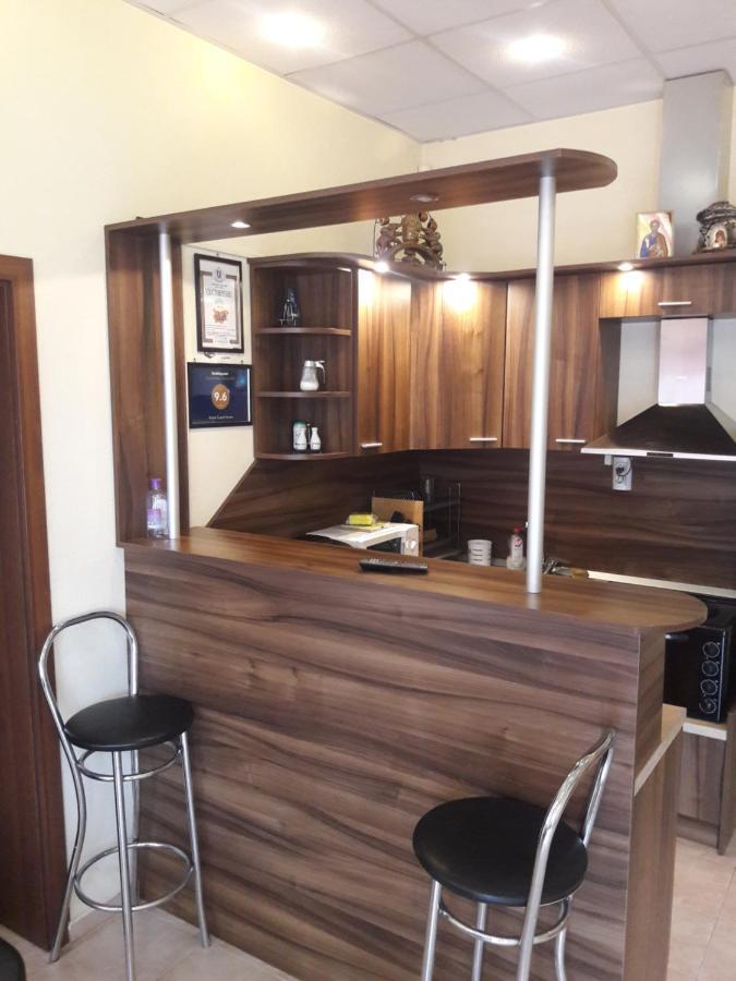 Advel Guest Hous Hotell Madzhare Exteriör bild