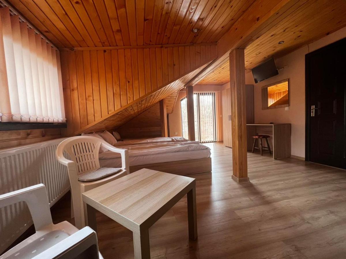 Advel Guest Hous Hotell Madzhare Exteriör bild