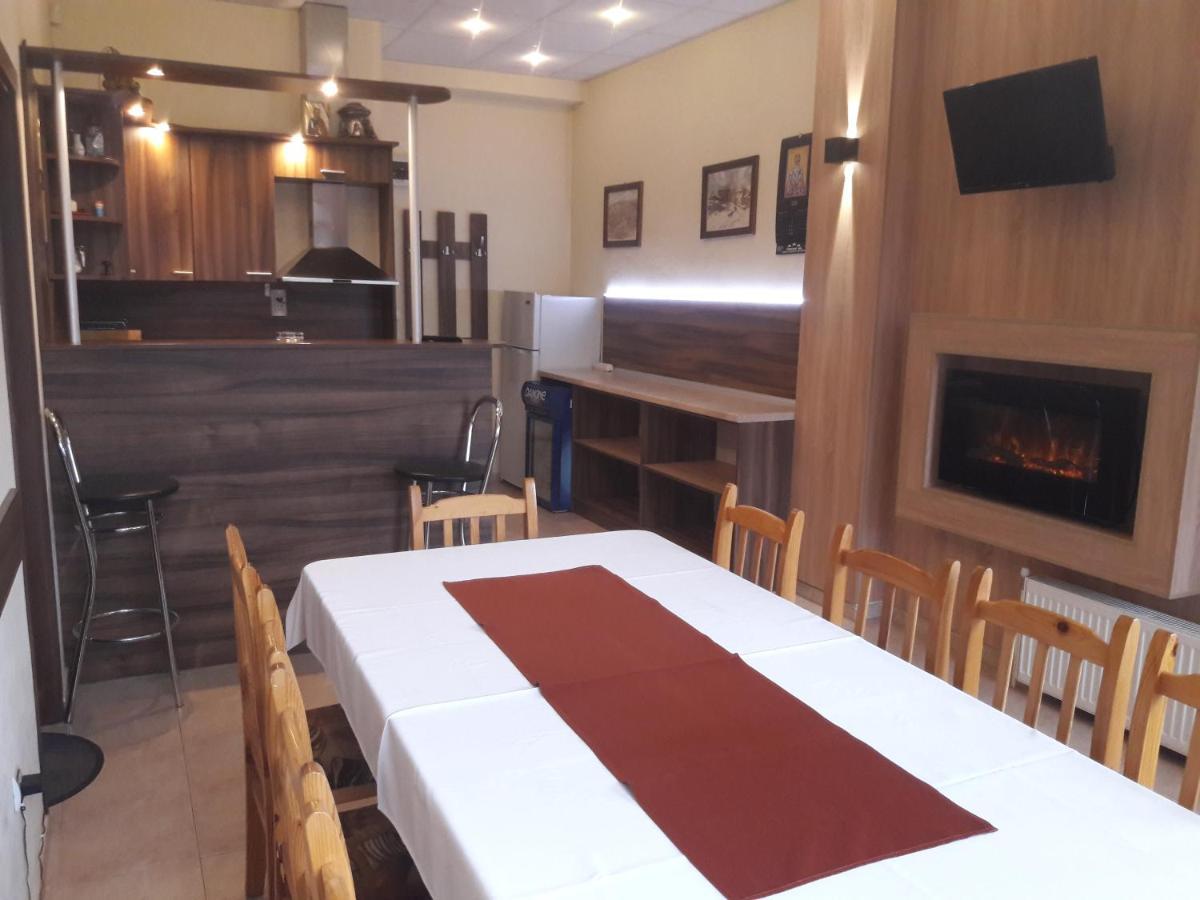 Advel Guest Hous Hotell Madzhare Exteriör bild