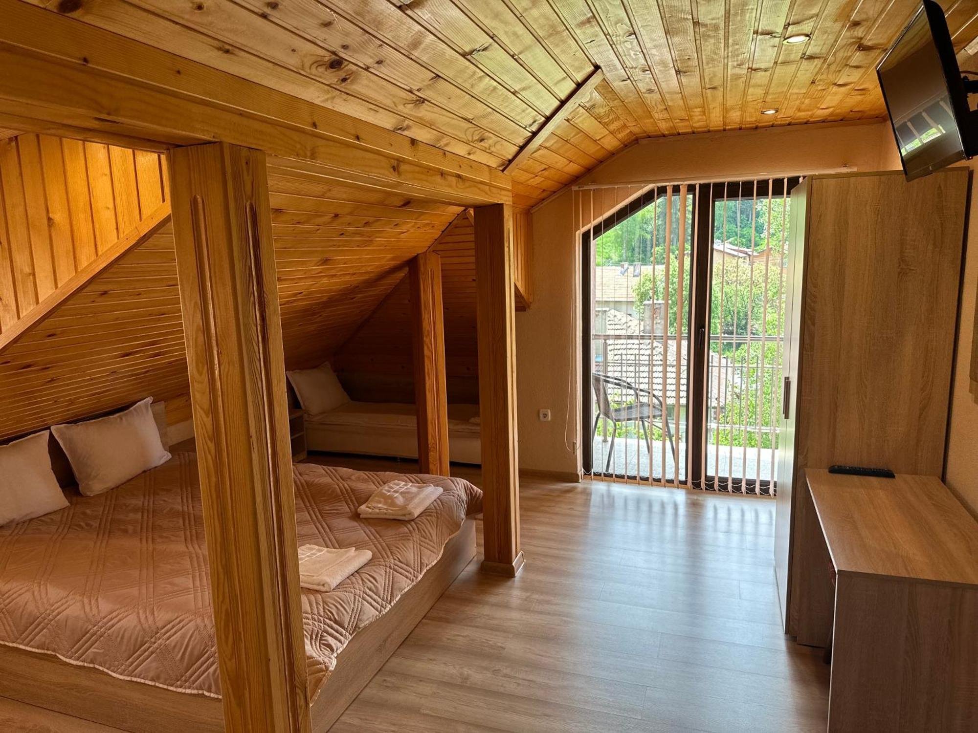 Advel Guest Hous Hotell Madzhare Exteriör bild