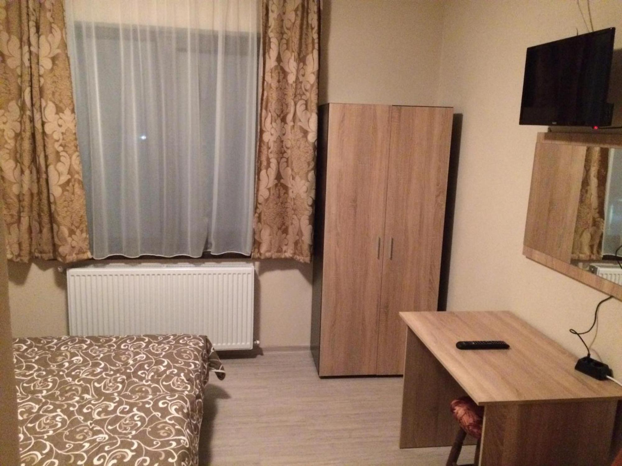 Advel Guest Hous Hotell Madzhare Exteriör bild