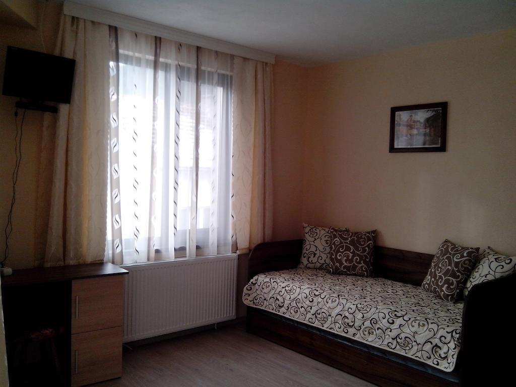 Advel Guest Hous Hotell Madzhare Rum bild